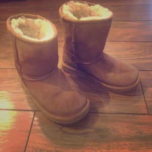 Kids Uggs size 12